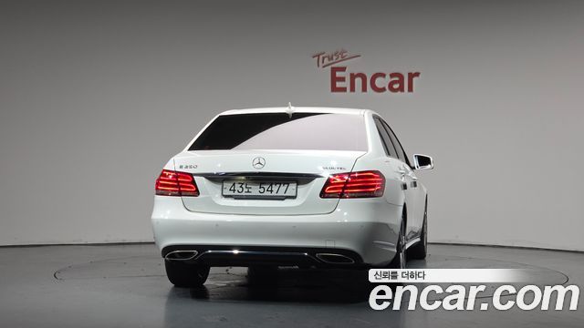 Mercedes-Benz E-Class E250 BlueTec 4MATIC AV — пробег 85 085 км — фото 4 из 5