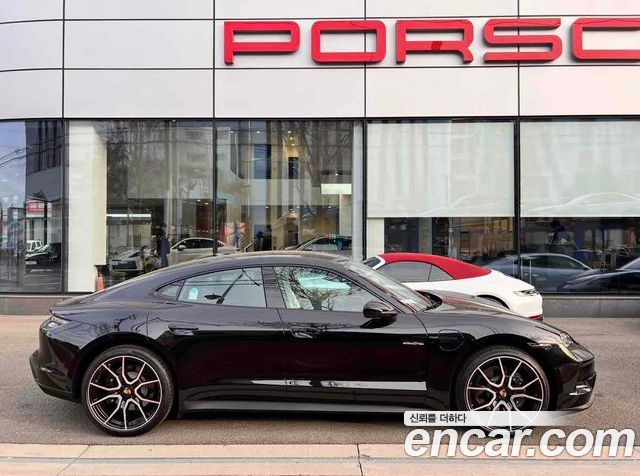Porsche Taycan Base — пробег 22 537 км — фото 3 из 5