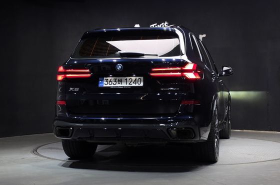 BMW X5 xDrive 50e M Sport — пробег 12 051 км — фото 4 из 5