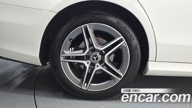 Mercedes-Benz E-Class из Кореи Encar