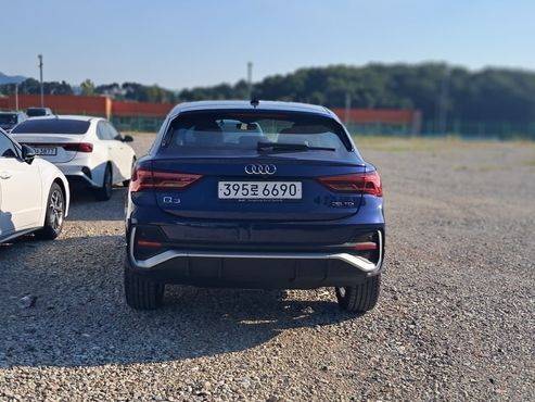 Audi Q3 35 TDI Premium Sportback — пробег 1 250 км — фото 2 из 5