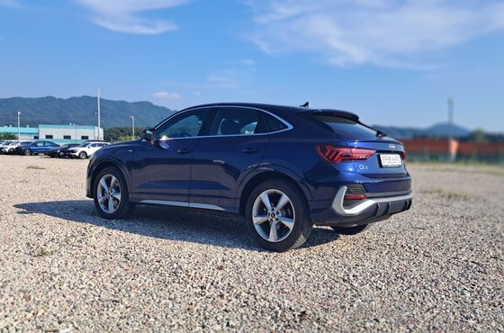 Audi Q3 35 TDI Premium Sportback — пробег 1 250 км — фото 4 из 5