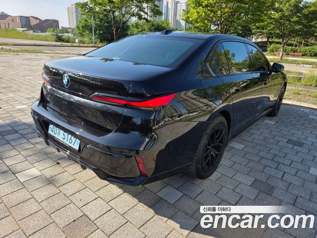 BMW i7 eDrive 50 M Sport — пробег 34 400 км — фото 2 из 5