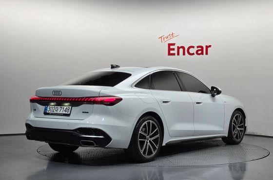 Audi A5 40 TFSI Quattro S Line — пробег 2 788 км — фото 2 из 5