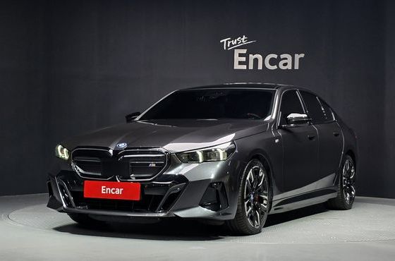 BMW i5 M60 xDrive — пробег 32 167 км — фото 1 из 5