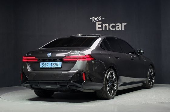BMW i5 M60 xDrive — пробег 32 167 км — фото 2 из 5