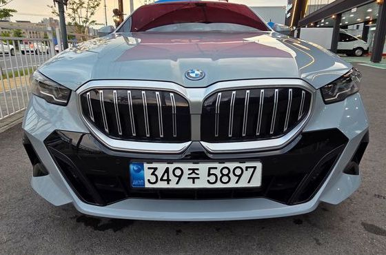 BMW 5-Series 530e M Sport — пробег 29 000 км — фото 1 из 5