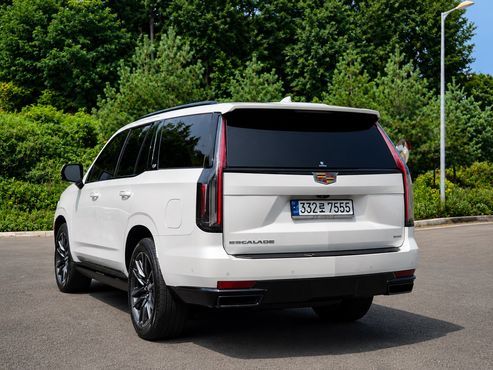 Cadillac Escalade 6.2 ESV ESV Sports Platinum — пробег 28 830 км — фото 2 из 5