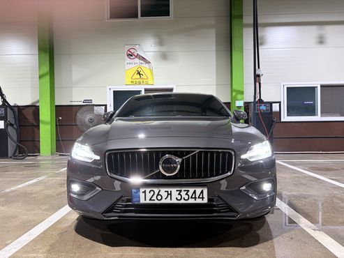 Volvo S60 B5 Ultra Bright — пробег 10 000 км — фото 3 из 5