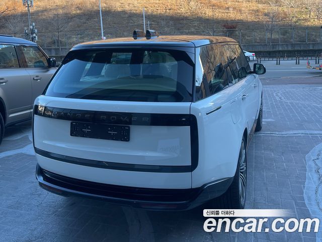 Land Rover Range Rover P530 Autobiography Long Wheel Base — пробег 2 300 км — фото 3 из 5