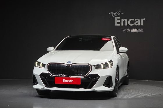 BMW i5 xDrive 40 M Sport — пробег 22 848 км — фото 3 из 5
