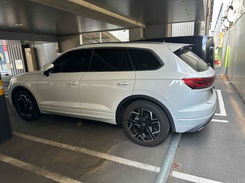 Volkswagen Touareg 3.0 TDI Prestige — пробег 12 000 км — фото 2 из 5
