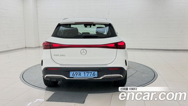 Mercedes-Benz EQA EQA250 AMG Line — пробег 5 226 км — фото 4 из 5