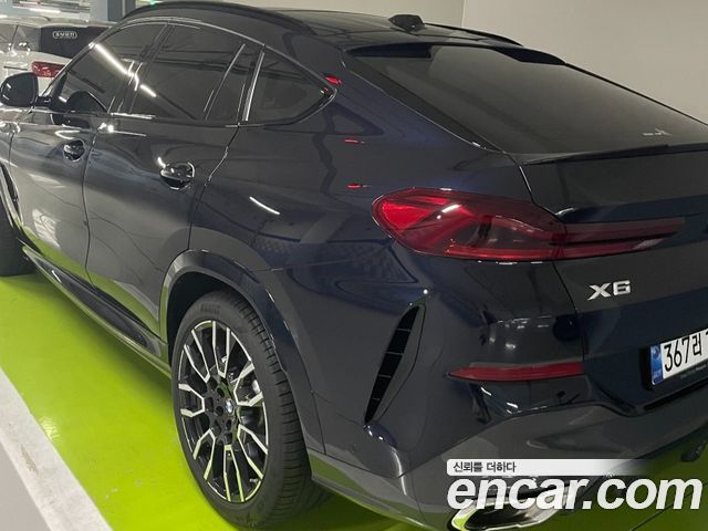 BMW X6 xDrive40i M Sport — пробег 6 100 км — фото 2 из 5