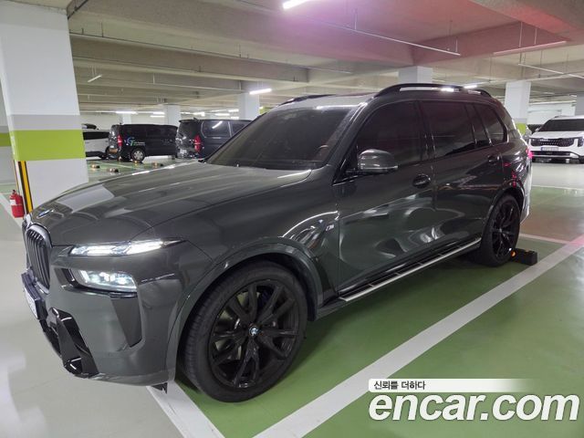 BMW X7 xDrive 40d M Sport 7 STR — пробег 5 000 км — фото 1 из 5
