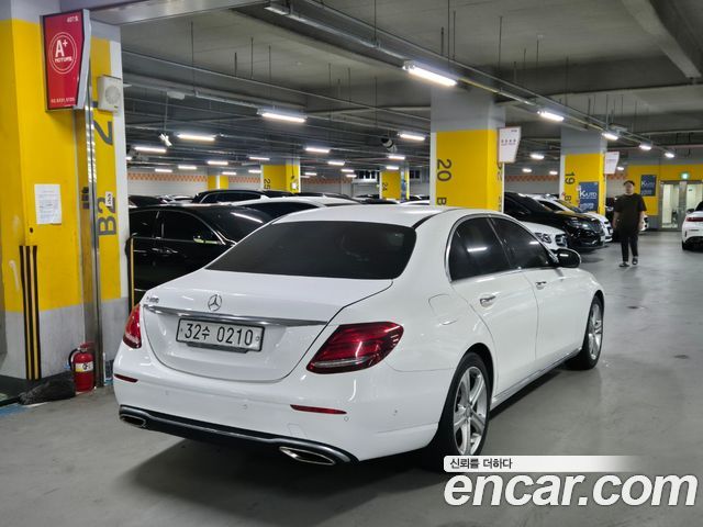 Mercedes-Benz E-Class из Кореи Encar