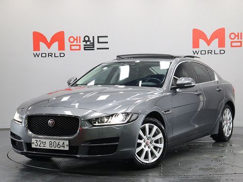 Jaguar XE 20d Perstige AWD — пробег 128 245 км — фото 1 из 5