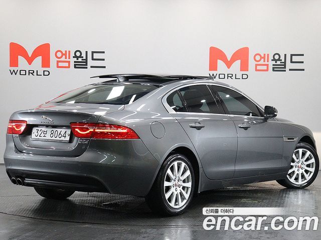 Jaguar XE 20d Perstige AWD — пробег 128 245 км — фото 3 из 5