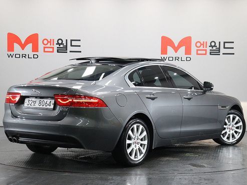Jaguar XE 20d Perstige AWD — пробег 128 245 км — фото 3 из 5