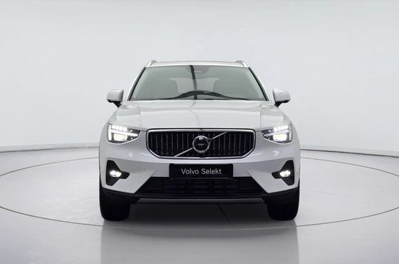 Volvo XC40 B4 Ultra Bright — пробег 10 027 км — фото 2 из 5