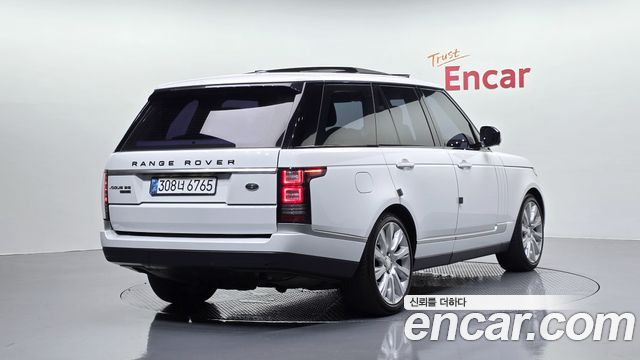Land Rover Range Rover 4.4 SDV8 Vogue SE DIESEL — пробег 236 023 км — фото 2 из 5