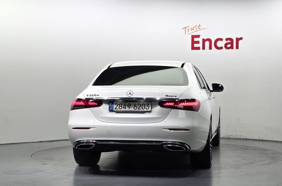 Mercedes-Benz E-Class E220d 4MATIC Exclusive — пробег 53 518 км — фото 4 из 5