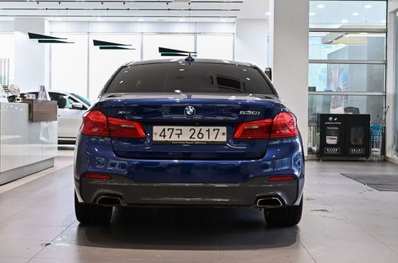 BMW 5-Series 530i M Sport Package Plus — пробег 61 933 км — фото 4 из 5
