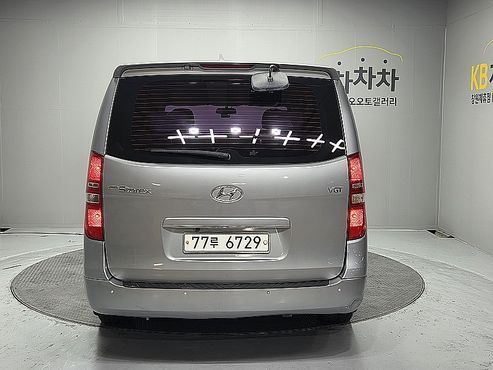 Hyundai Starex 12-Seater Wagon CVX Luxury — пробег 190 632 км — фото 4 из 5