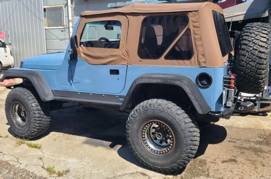 Jeep Wrangler 4.0 — пробег 170 000 км — фото 5 из 5
