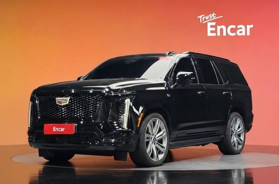 Cadillac Escalade 6.2 Sports Platinum — пробег 10 679 км — фото 1 из 5