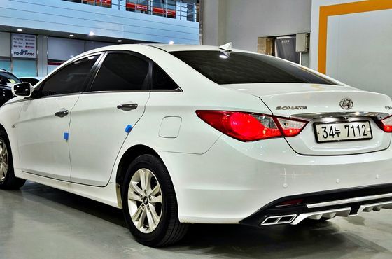 Hyundai Sonata LPI Premier — пробег 212 578 км — фото 4 из 5