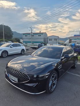 Genesis G90 Gasoline 3.5 Turbo e-S/C AWD — пробег 35 400 км — фото 1 из 5