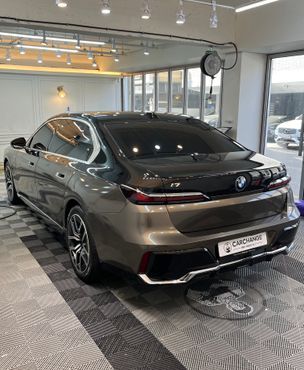 BMW i7 eDrive 50 M Sport Limited — пробег 45 500 км — фото 2 из 5