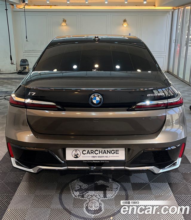 BMW i7 eDrive 50 M Sport Limited — пробег 45 500 км — фото 4 из 5