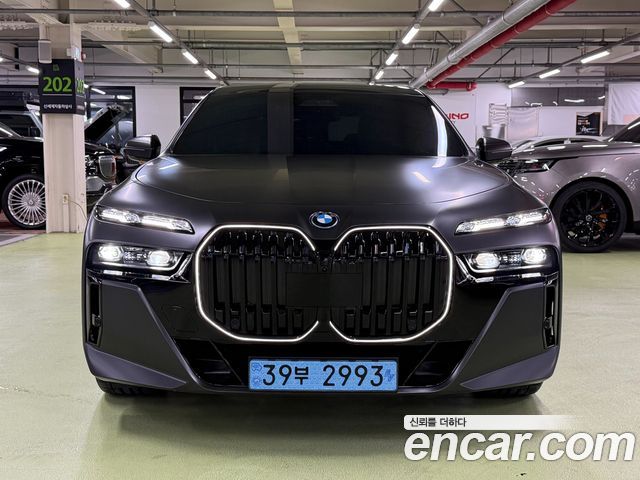 BMW i7 xDrive 60 Freeze Seoul Edition — пробег 15 173 км — фото 2 из 5