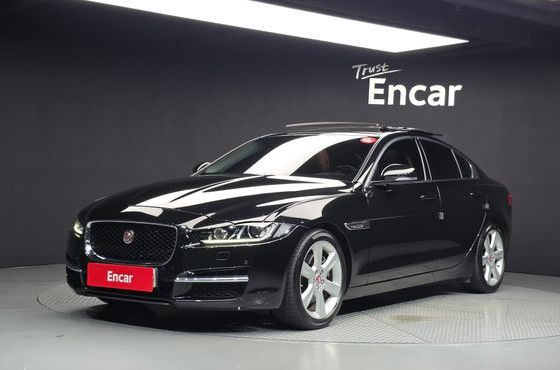Jaguar XE 20d Portfolio — пробег 114 128 км — фото 1 из 5