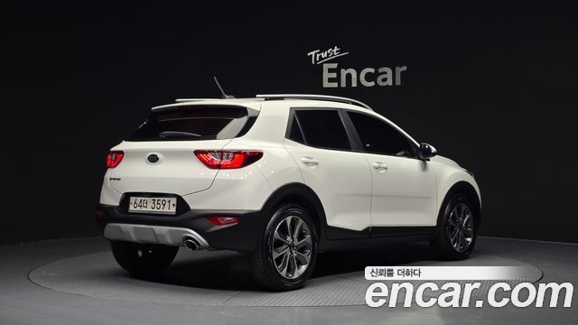 Kia Stonic из Кореи Encar