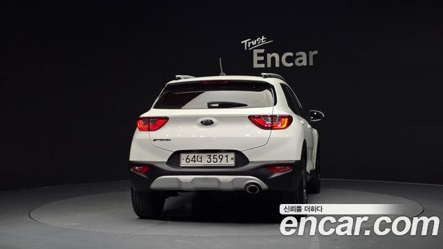 Kia Stonic из Кореи Encar
