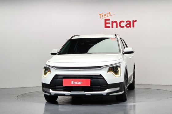 Kia Niro Prestige — пробег 109 296 км — фото 3 из 5