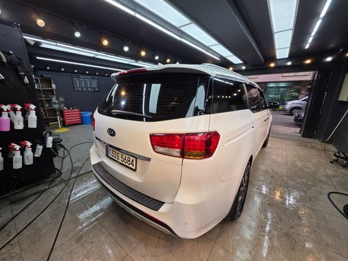 Kia Carnival 9-seater Luxury — пробег 213 890 км — фото 4 из 5