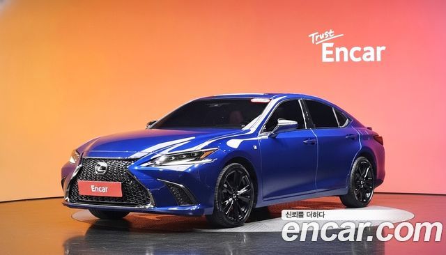 Lexus ES F-Sport — пробег 75 228 км — фото 1 из 5