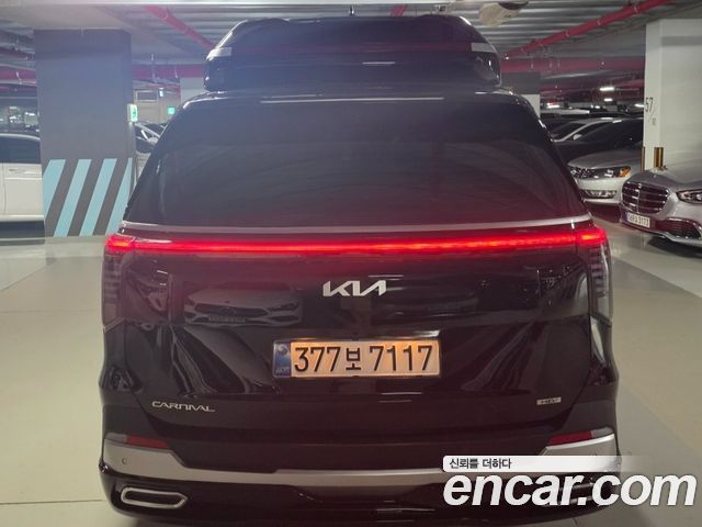 Kia Carnival Gasoline 9-Seater Prestige — пробег 4 500 км — фото 4 из 5