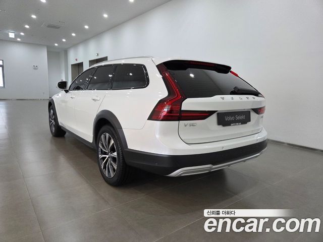 Volvo V90 B5 Ultra AWD — пробег 7 395 км — фото 2 из 5