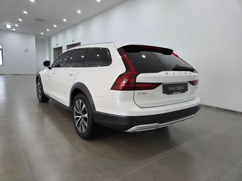 Volvo V90 B5 Ultra AWD — пробег 7 395 км — фото 2 из 5