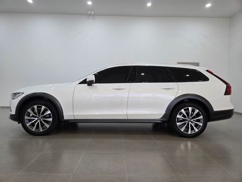 Volvo V90 B5 Ultra AWD — пробег 7 395 км — фото 5 из 5