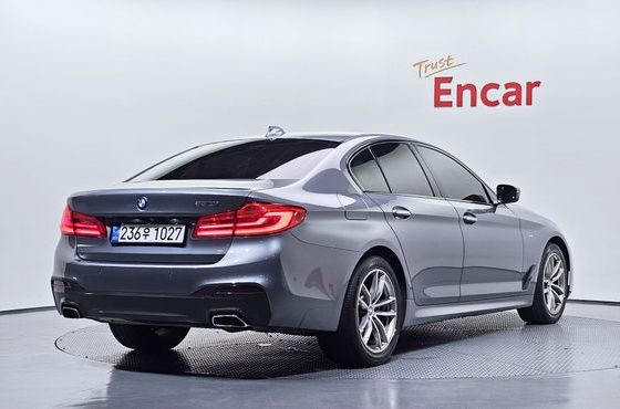 BMW 5-Series 530i M Sport Package Plus — пробег 121 056 км — фото 2 из 5
