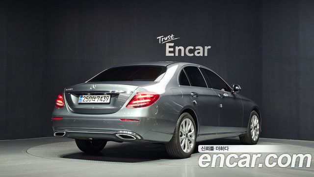 Mercedes-Benz E-Class из Кореи Encar