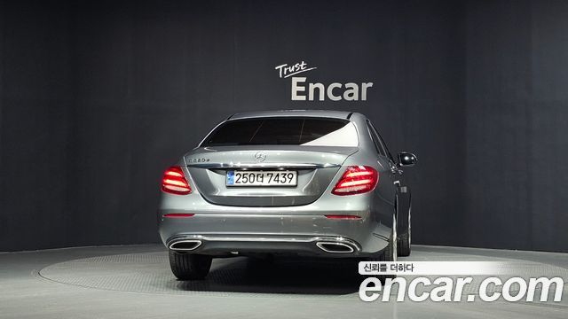 Mercedes-Benz E-Class из Кореи Encar