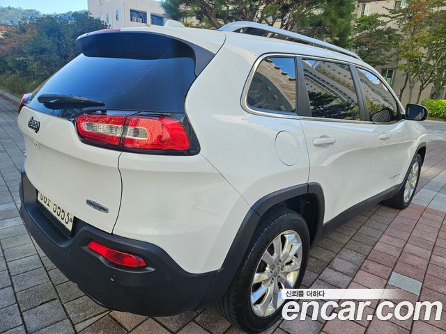 Jeep Cherokee 2.4 Longitude High AWD — пробег 123 480 км — фото 4 из 5