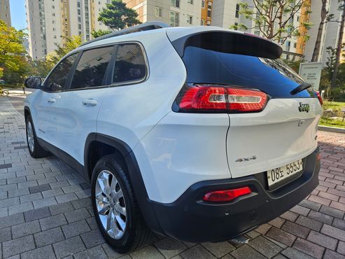 Jeep Cherokee 2.4 Longitude High AWD — пробег 123 480 км — фото 5 из 5